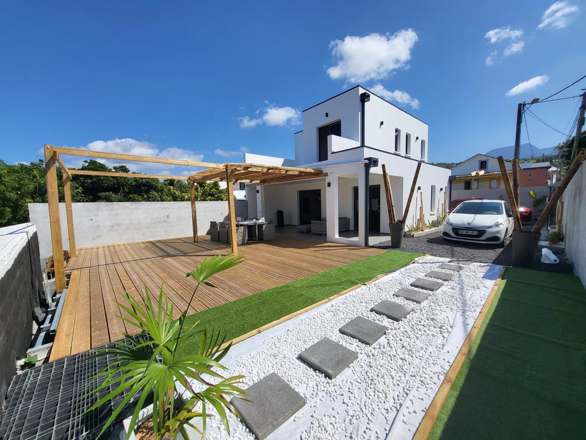 New luxury contemporary F4 villa