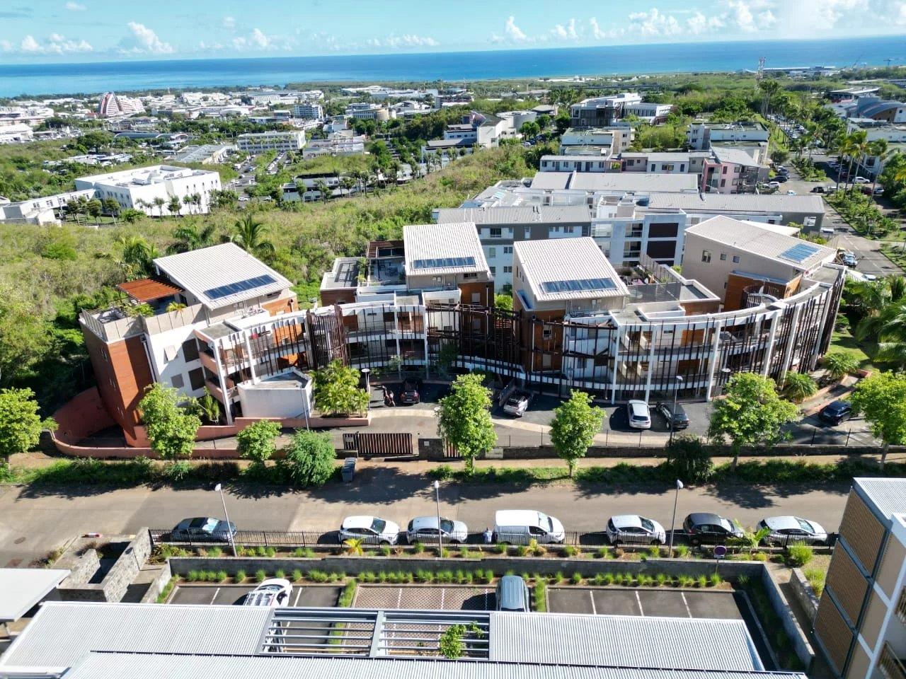 ? Sole agent – Superb T5 Duplex On Rooftop – Panoramic view – St-Clotilde