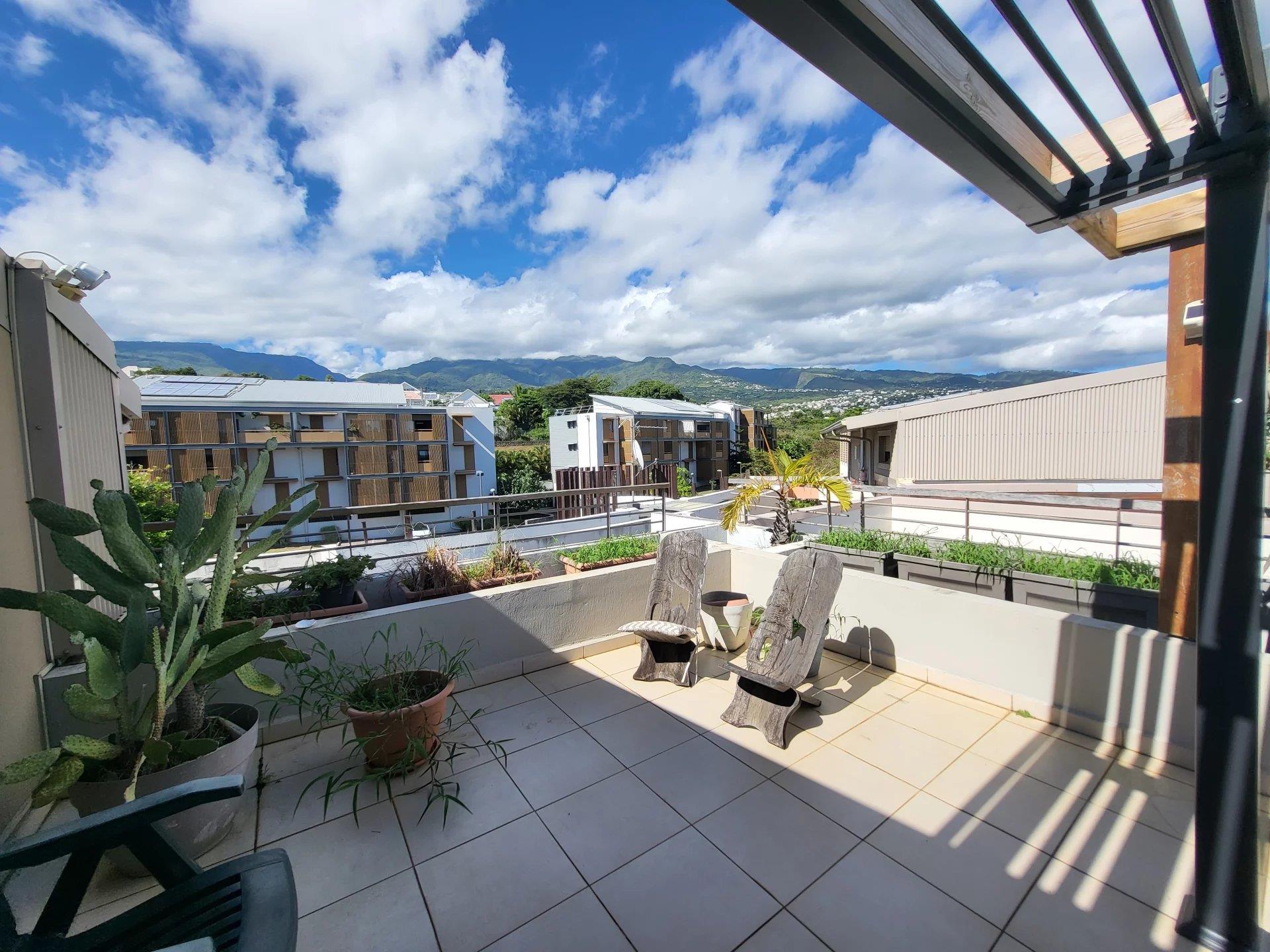 ? Sole agent – Superb T5 Duplex On Rooftop – Panoramic view – St-Clotilde
