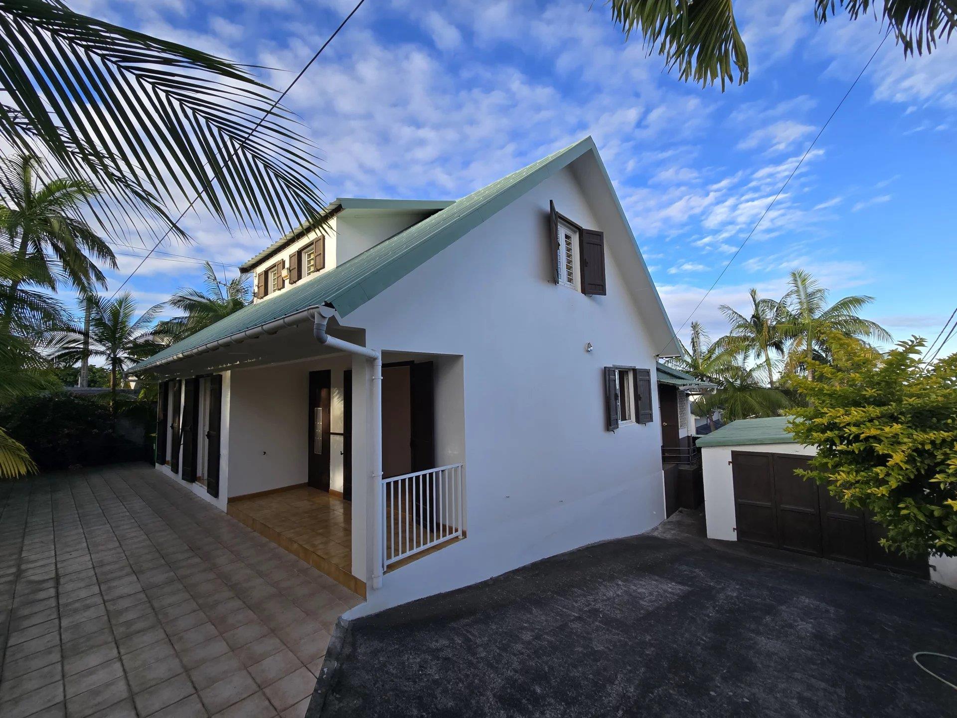 ? Large T8 house in Condé 400, Saint-Pierre