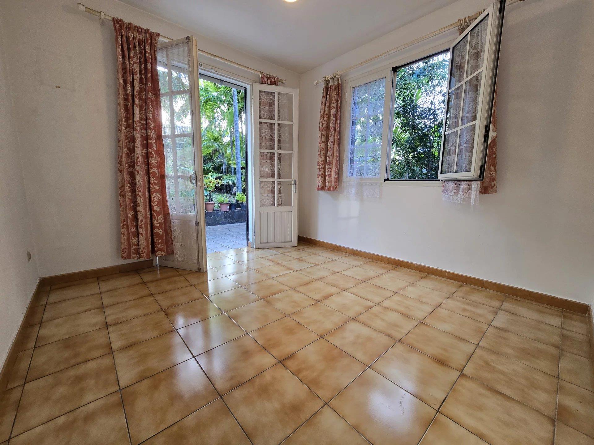 ? Large T8 house in Condé 400, Saint-Pierre