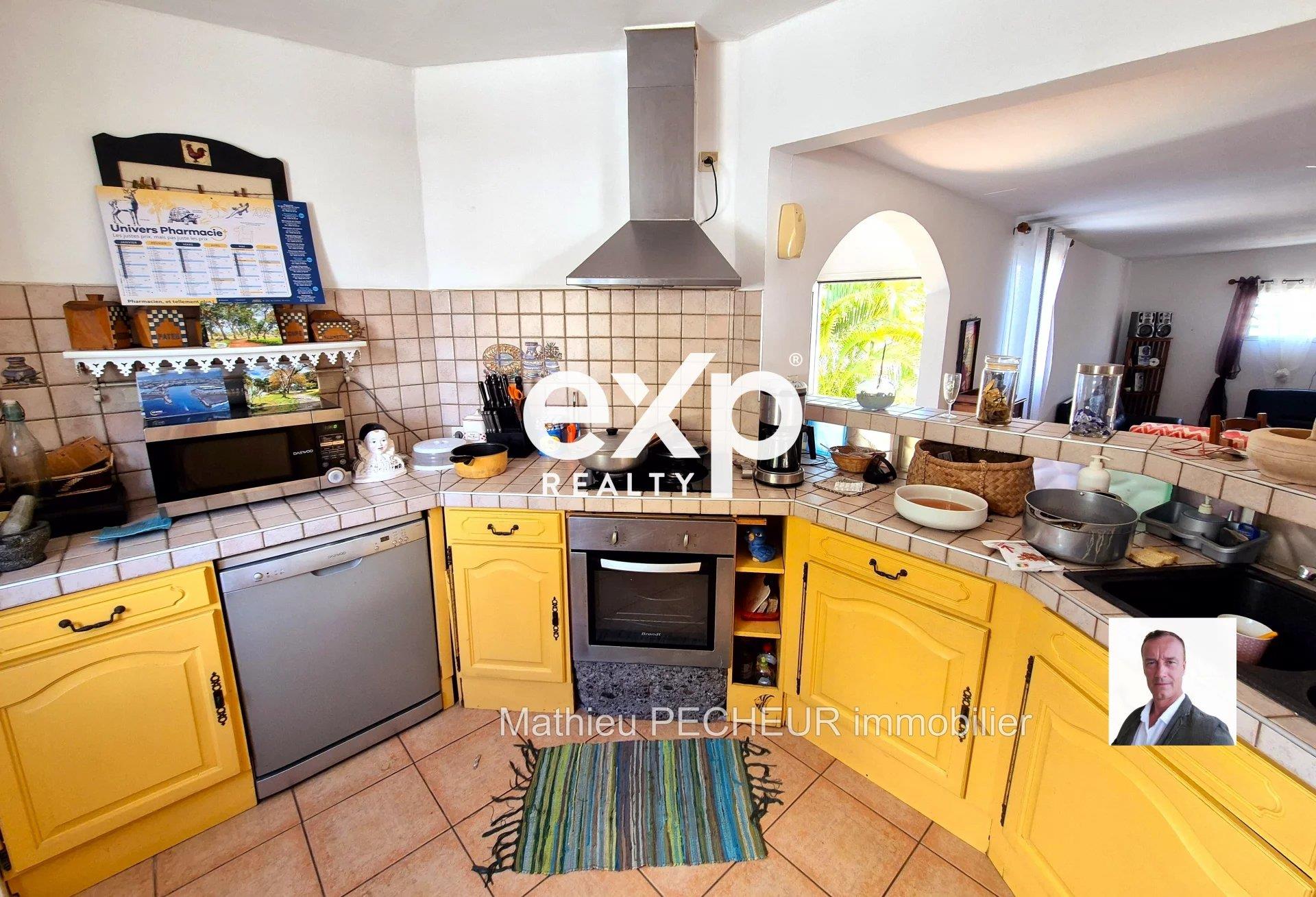 Le Port / House F5 (4 bedrooms) /128 m2 living space approximately
