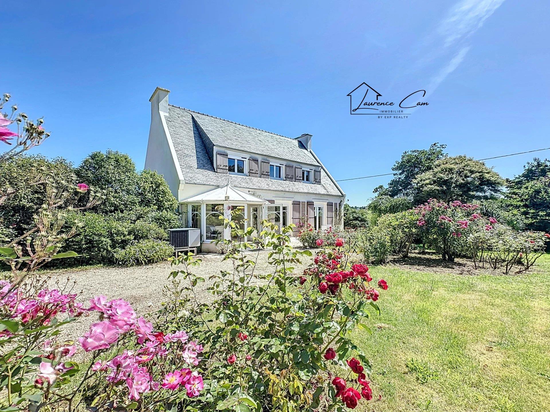 Charming house in Landéda – Single-storey living, generous volumes a stone's throw from the Aber Wr