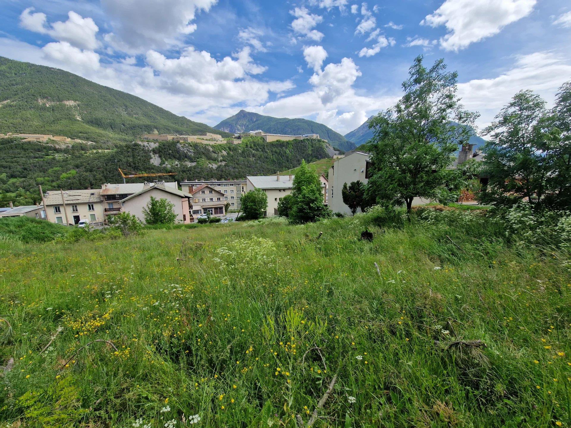 Land with Breathtaking Views of the Historic City of Briançon