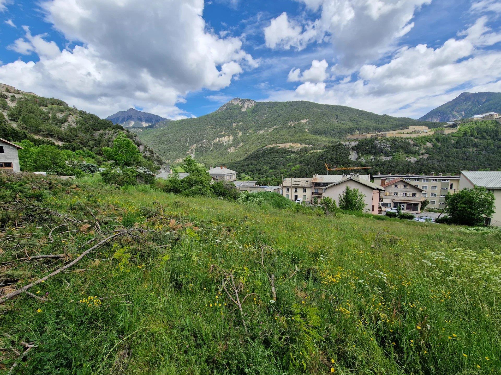 Land with Breathtaking Views of the Historic City of Briançon