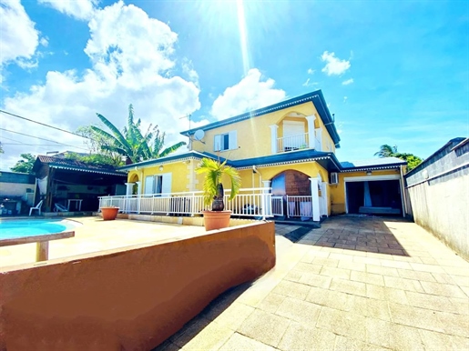 133 m² Paradise Line family home in Saint-Pierre with swimming pool and landscaped garden