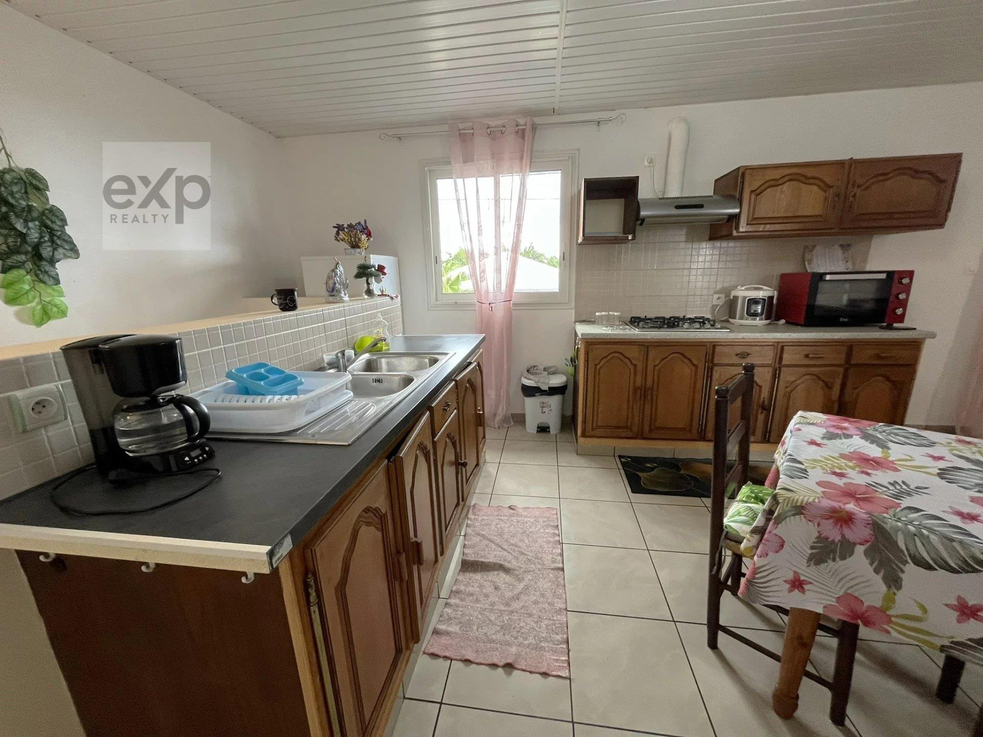 Building with 3 Rented Apartments - 14th km Area, Le Tampon