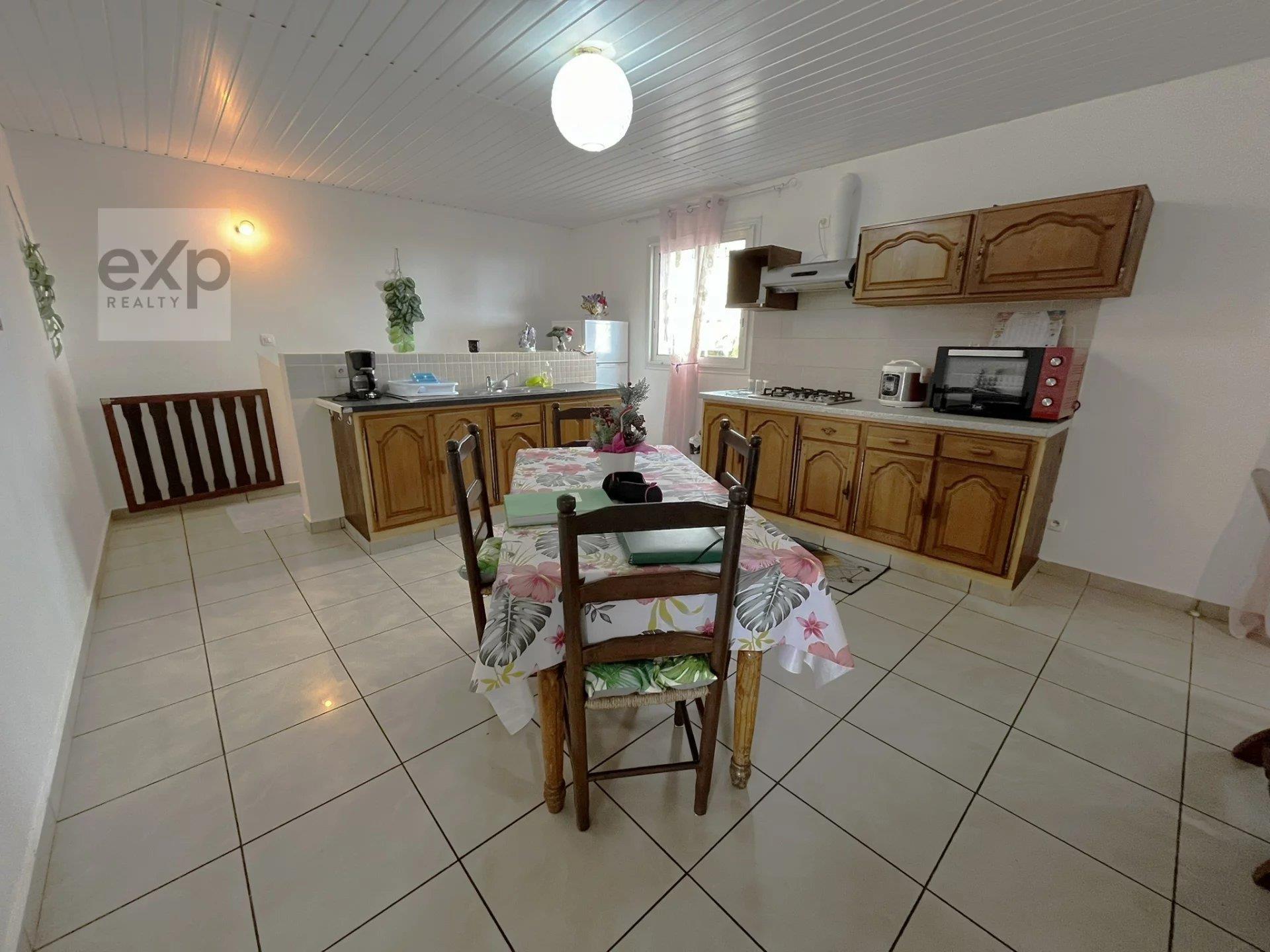 Building with 3 Rented Apartments - 14th km Area, Le Tampon
