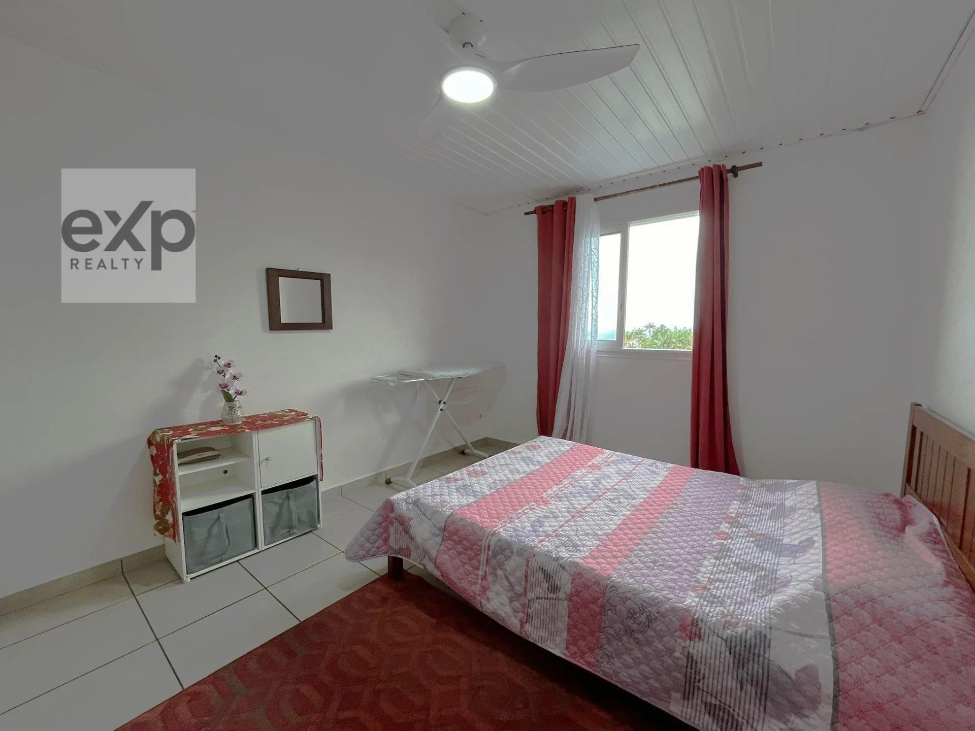 Building with 3 Rented Apartments - 14th km Area, Le Tampon