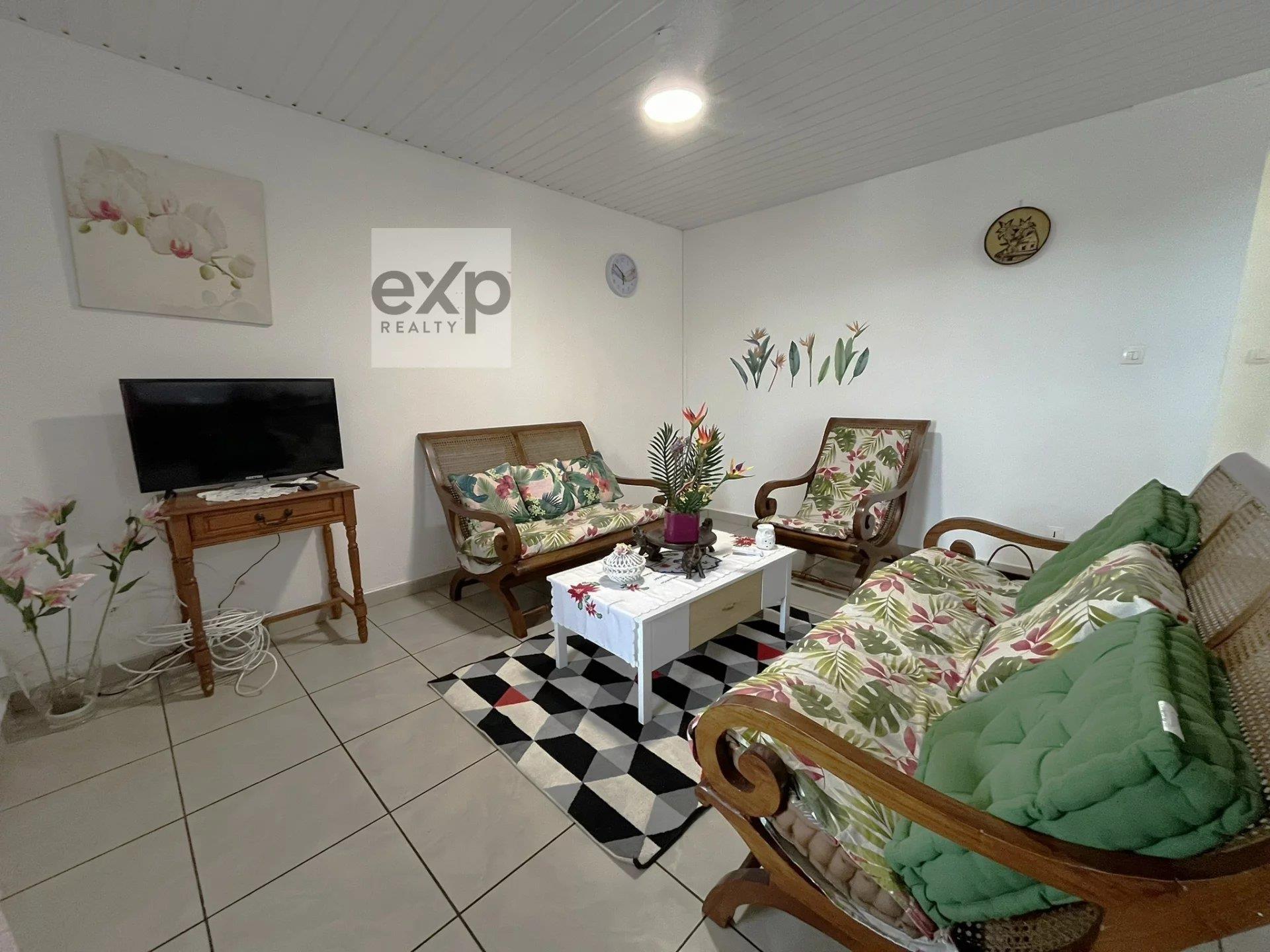 Building with 3 Rented Apartments - 14th km Area, Le Tampon