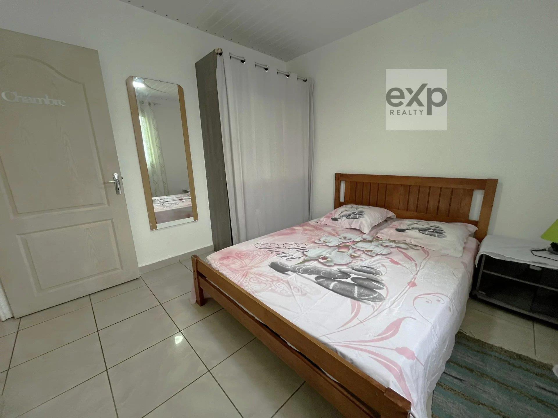 Building with 3 Rented Apartments - 14th km Area, Le Tampon