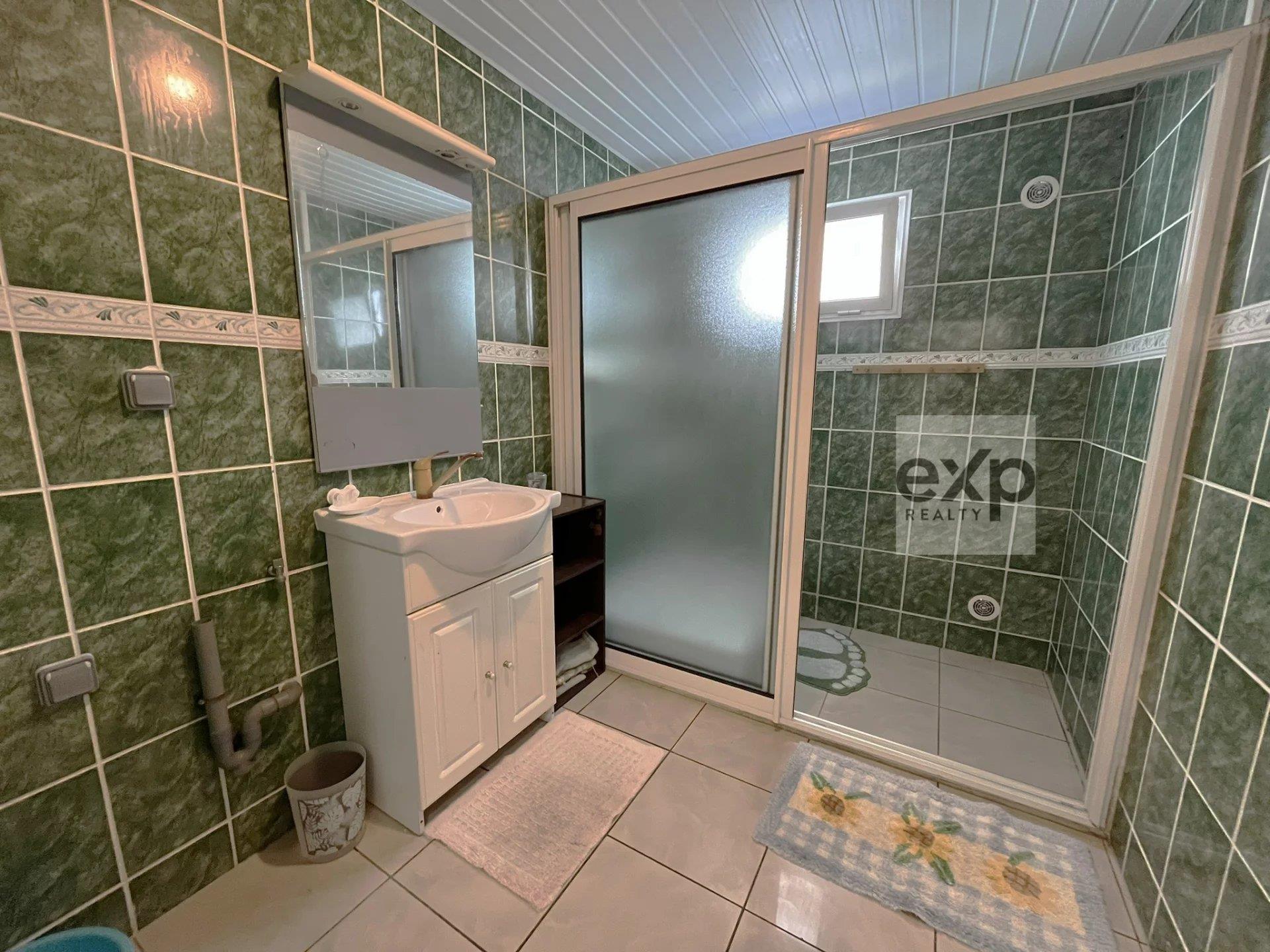 Building with 3 Rented Apartments - 14th km Area, Le Tampon