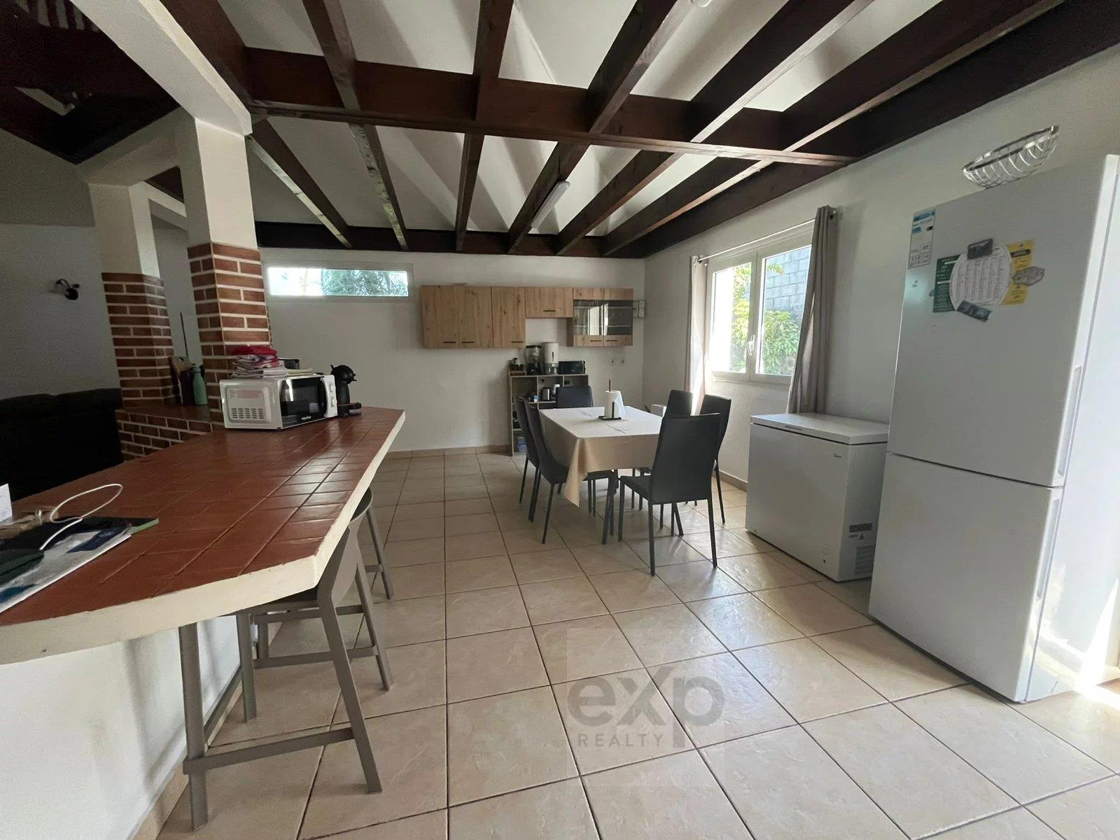 4/5-Bedroom House with Pool – Downtown Le Tampon