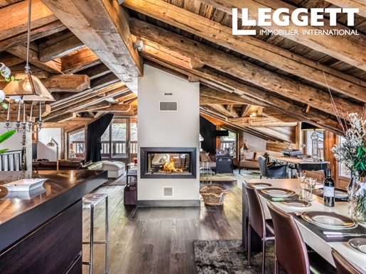 Beau chalet de luxe avec 5 chambres à vendre à Courchevel Village, à côté de la piste de ski.