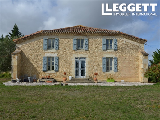 Old renovated farmhouse with 6 bedrooms, 5 bathrooms, an 11m x 6m pool and 2ha land in a beautiful l