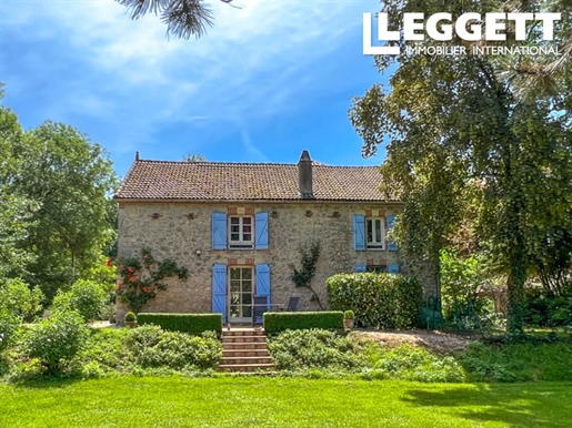 Au bord du Lot, superbe Maison de Maître de 5 chambres, avec espace de vie extérieur exceptionnel et