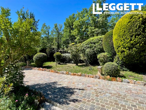 Jolie propriété provençale spacieuse avec piscine et terrain