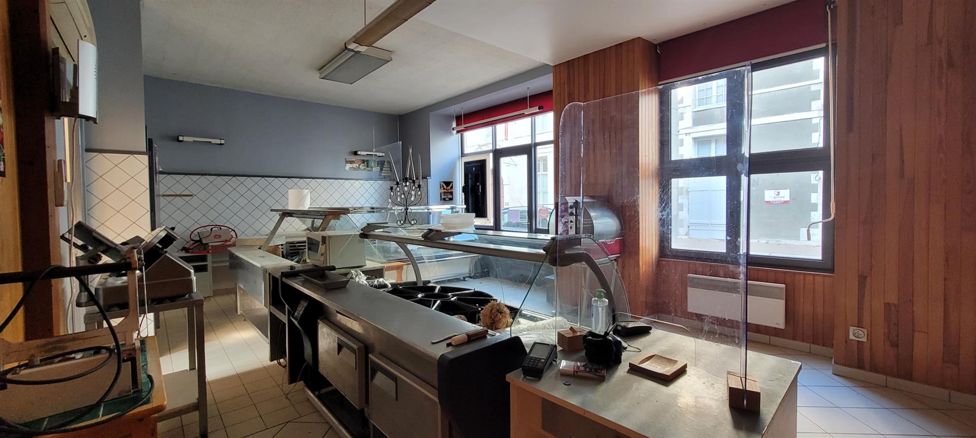 Local Commercial De 45 M2 Avec Wc
