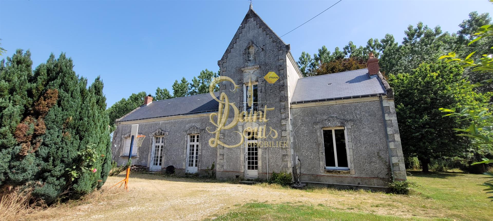 Ancien Couvent Offrant168 M2 Habit Sejour 53 M2 Et 4 Chambres