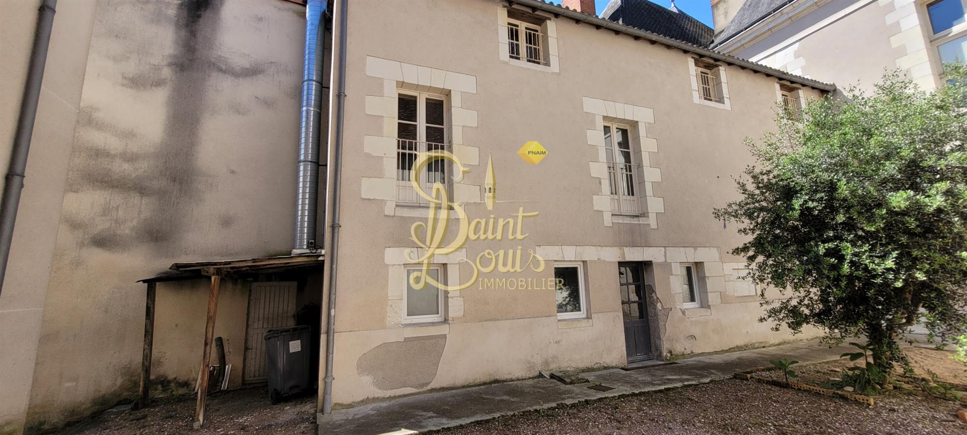 Appartement De 96 M2 En Duplex Avec Espace De Rangement En Rdc Poss 2 Logements