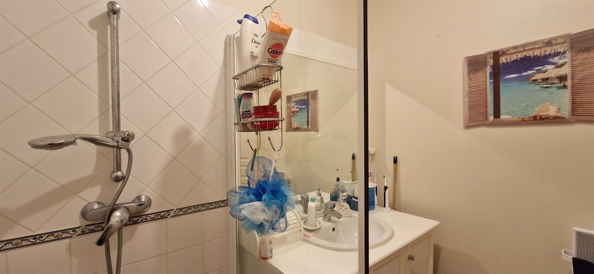 Investisseur ! Appartement T2 - Loue En Copropriete