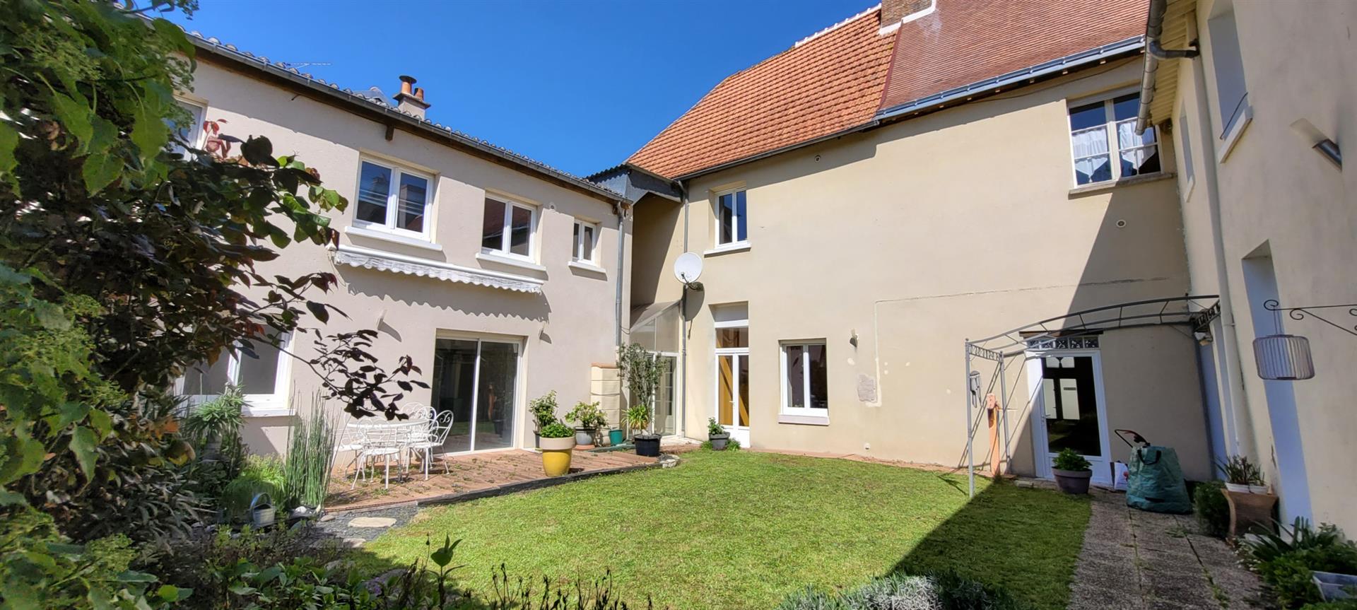 Propriété Avec 5 Chambres - Jardin - Ideale Activites Touristiques Ou Mixte Habitation/Professionnel
