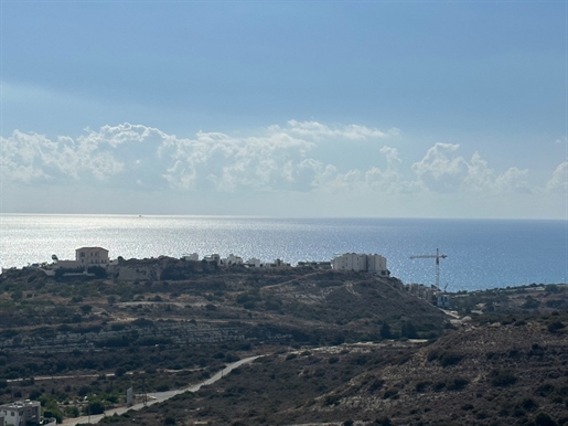 Terrain résidentiel exceptionnel avec mer panoramique dégagée