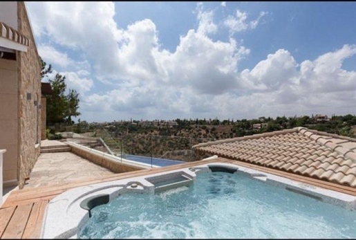 Maison de 4 chambres à vendre à Aphrodite Hills, Paphos, Chypre