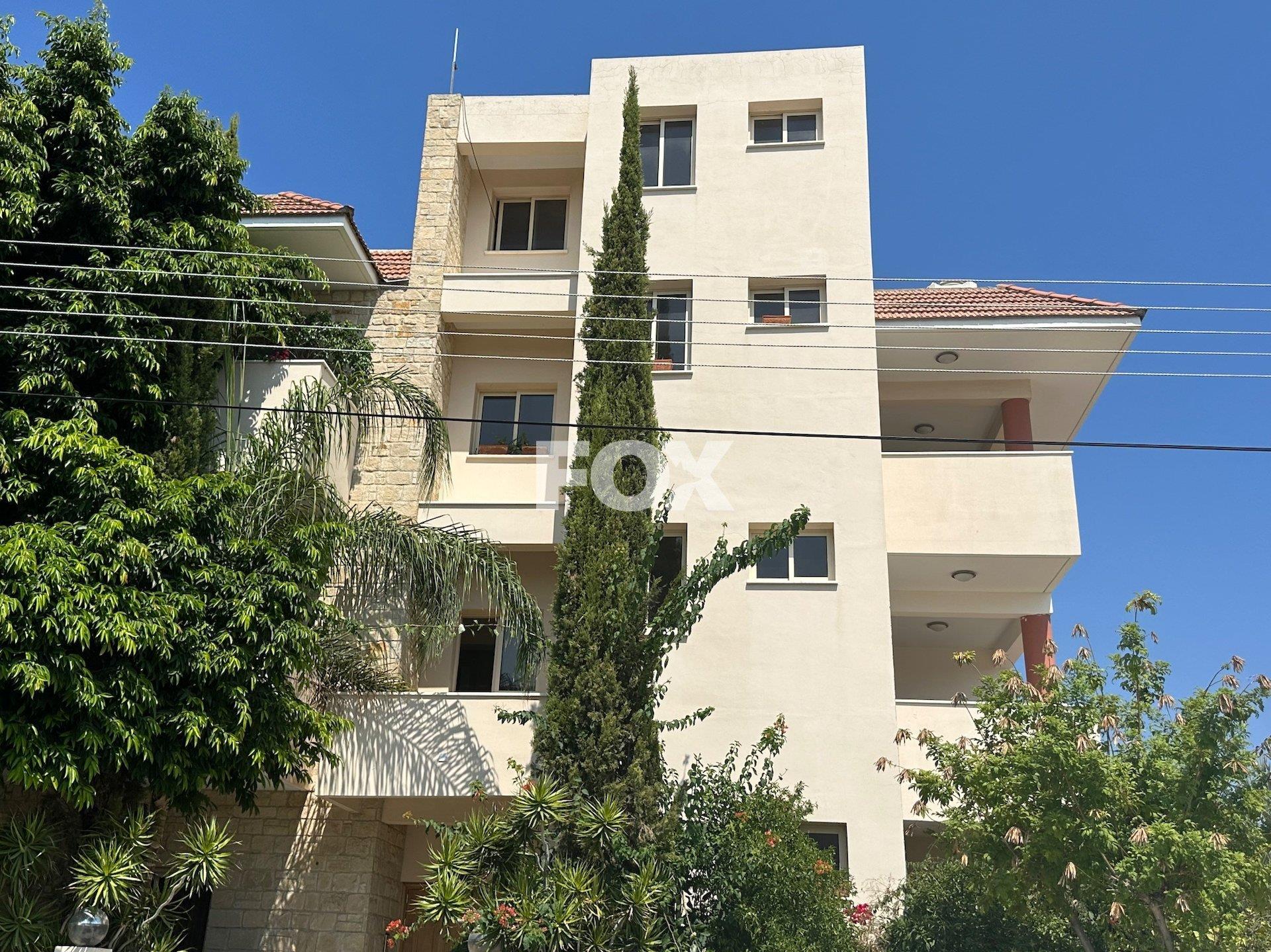 Fabulous building for sale in Agia Fyla with easy access to