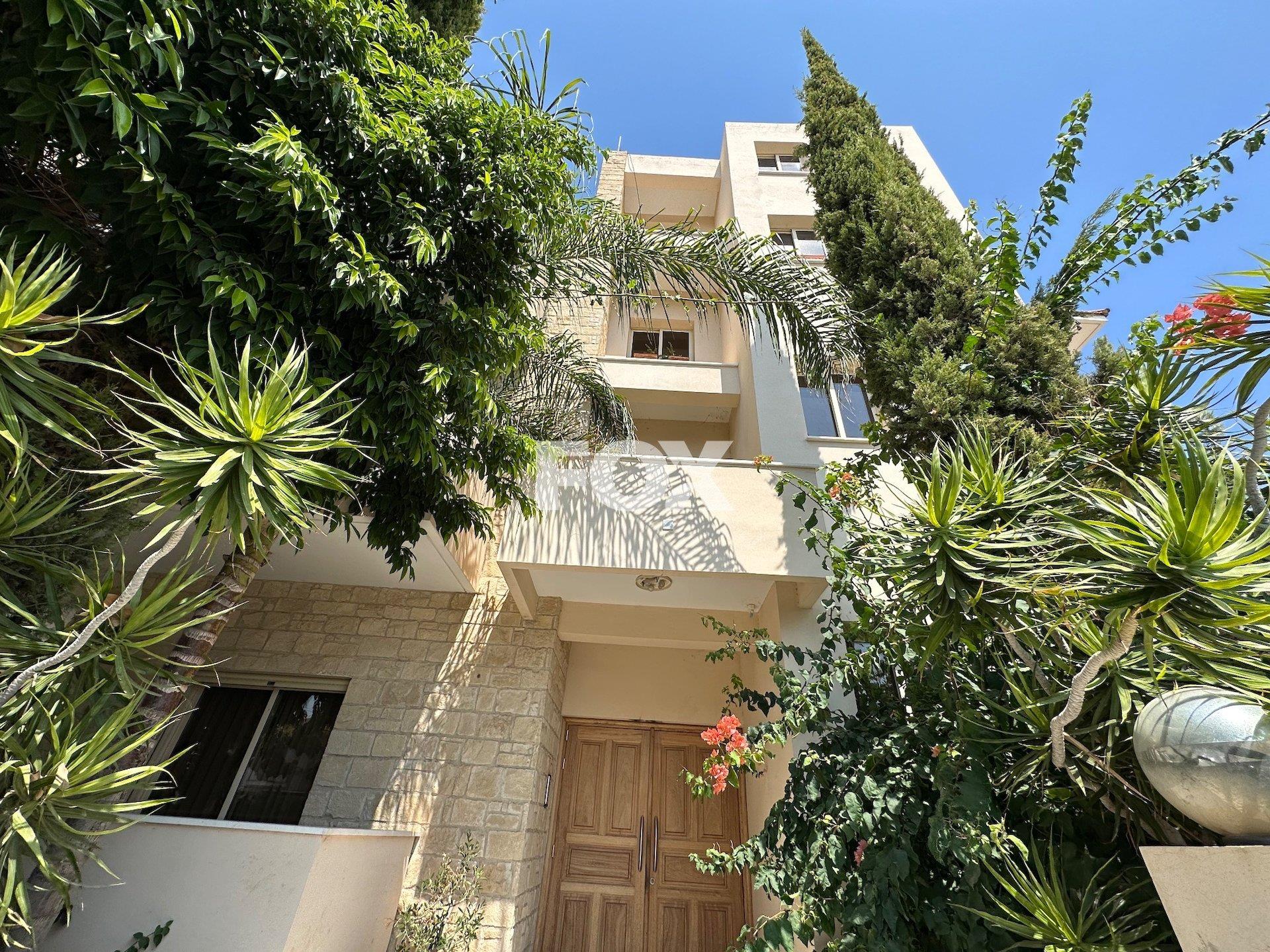 Fabulous building for sale in Agia Fyla with easy access to