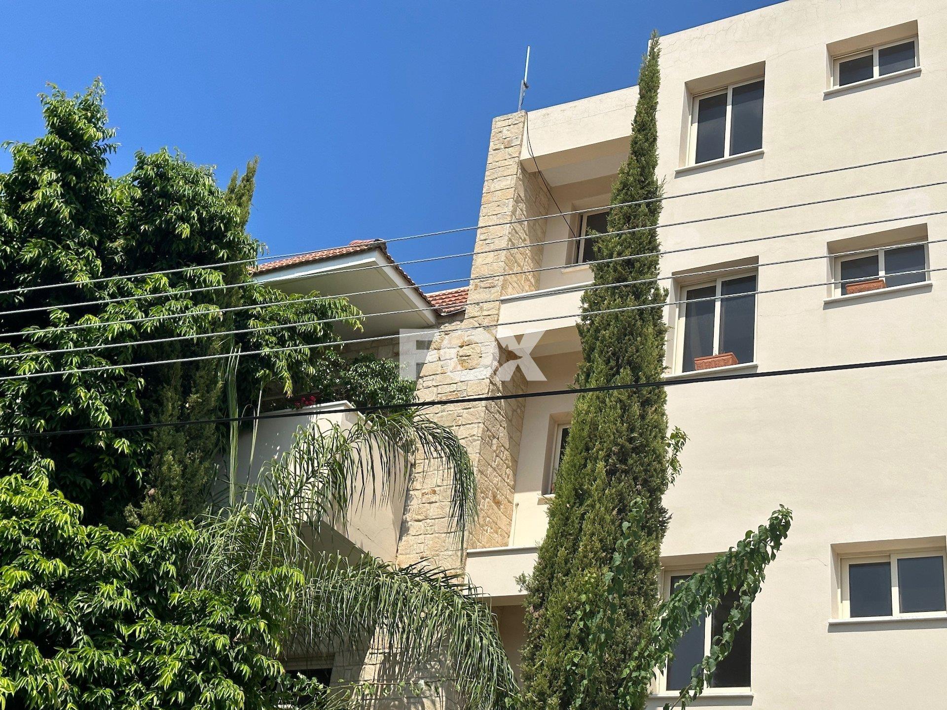 Fabulous building for sale in Agia Fyla with easy access to
