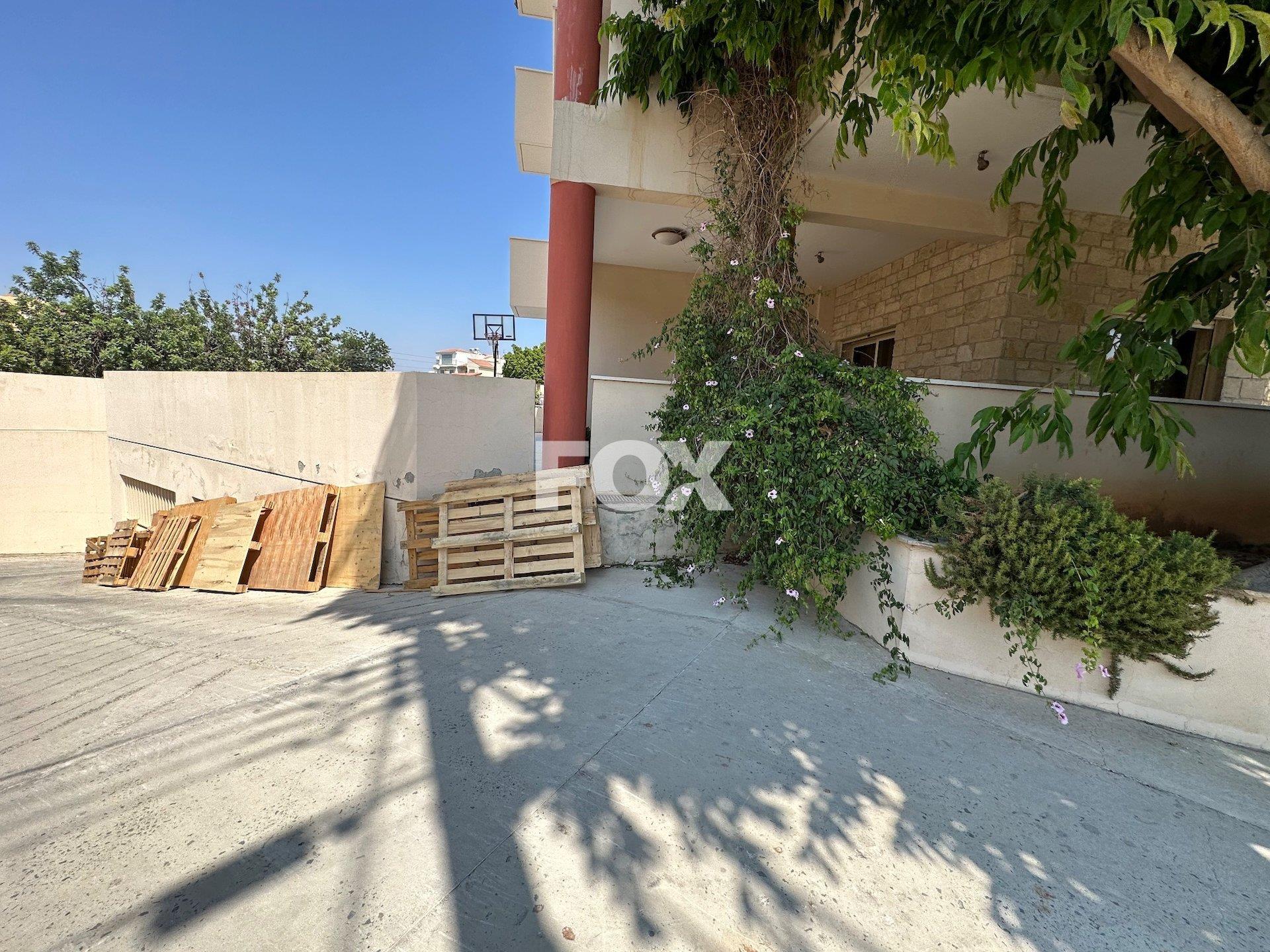 Fabulous building for sale in Agia Fyla with easy access to