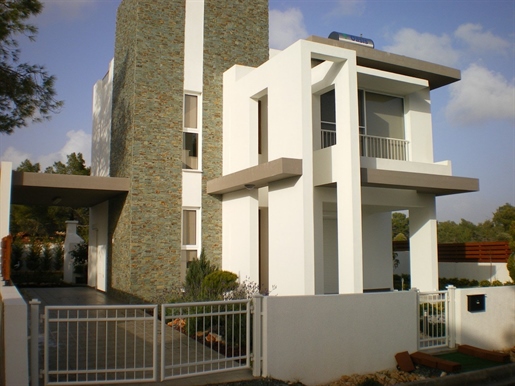 Maison de trois chambres à vendre à Souni Zanakia Limassol Chypre
