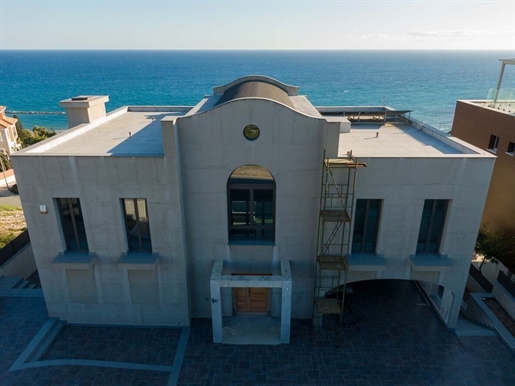 Luxueuse villa de cinq chambres avec vue sur la mer dans la région d’Amathonte, en L