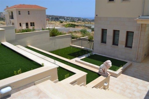 Maison de 6 chambres à vendre à Germasogeia Limassol Chypre