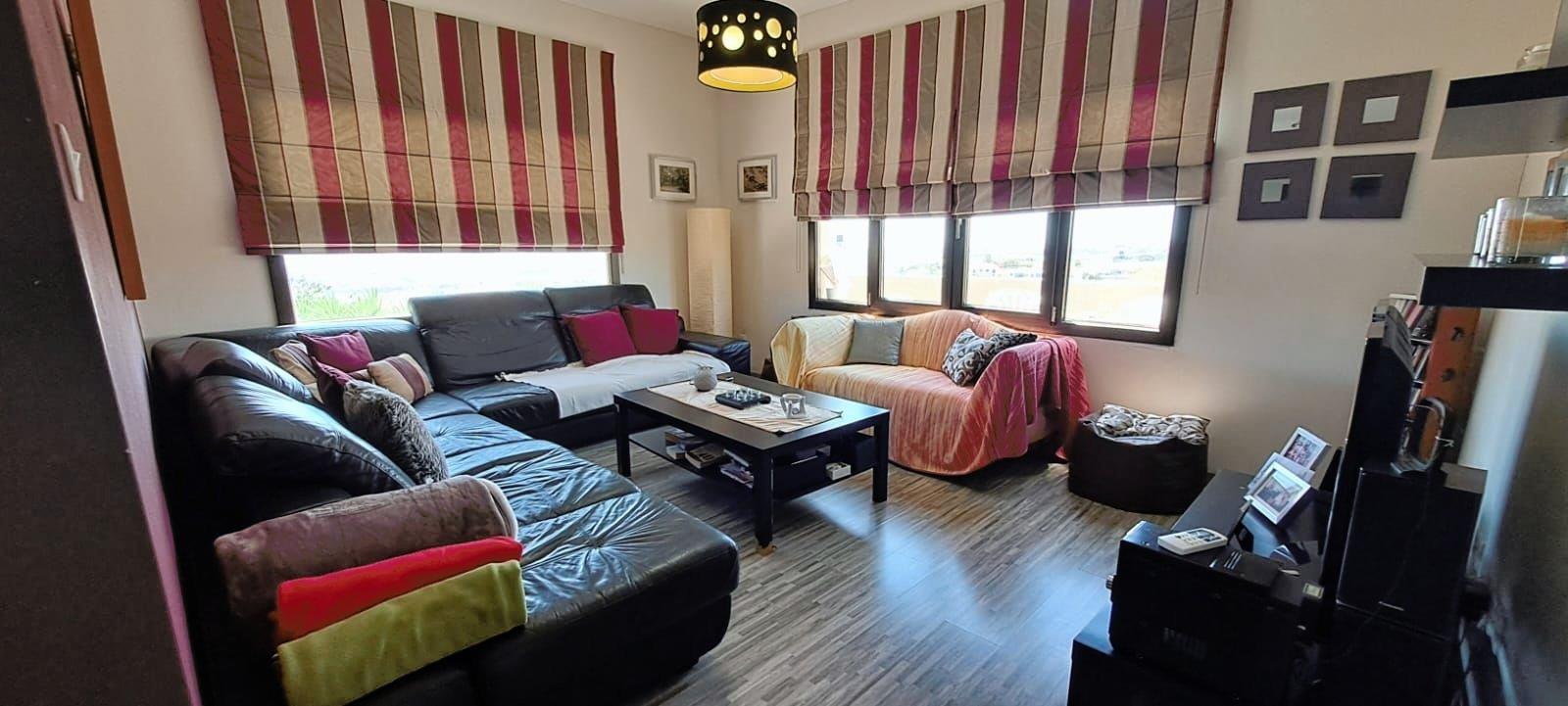 Four bedroom House with Sea View plus incomplete house for S