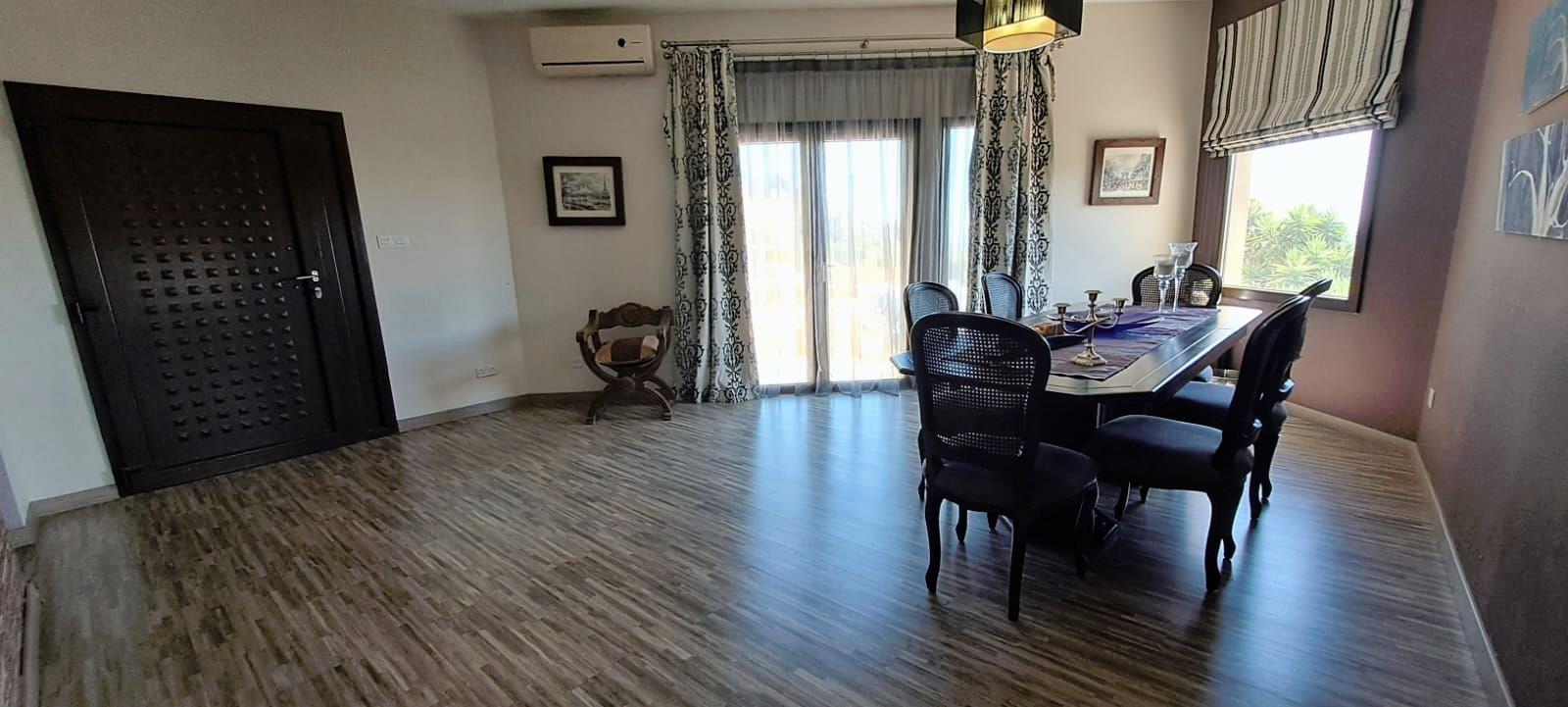 Four bedroom House with Sea View plus incomplete house for S