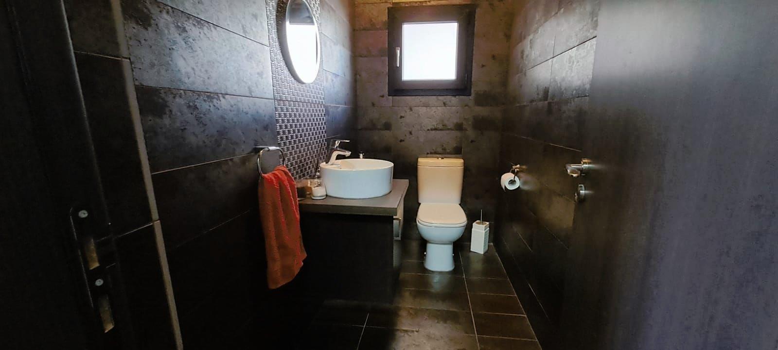 Four bedroom House with Sea View plus incomplete house for S