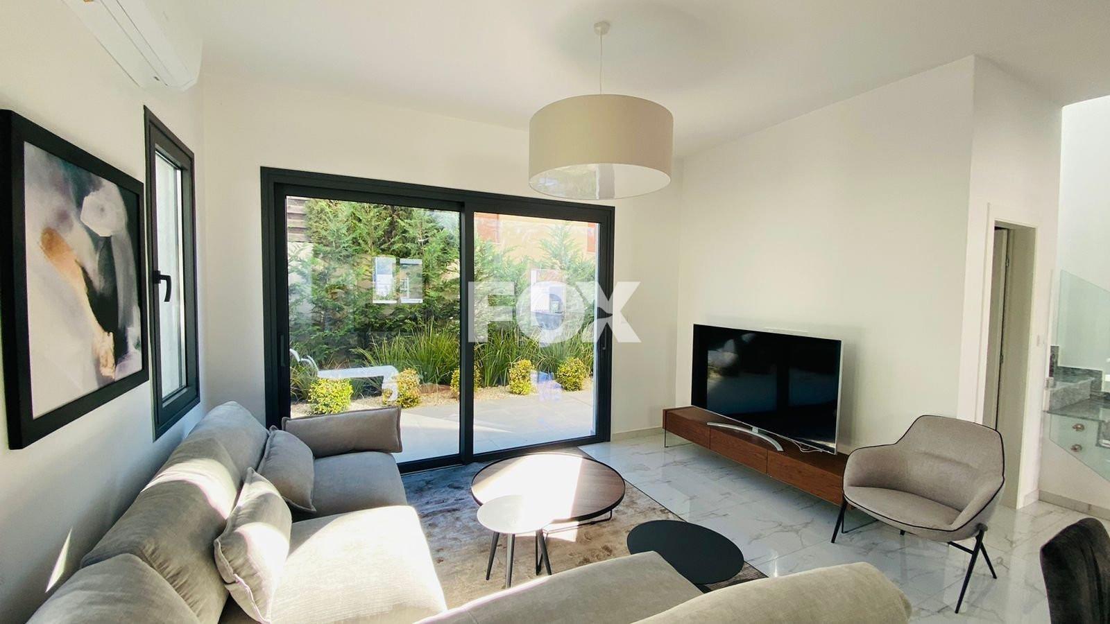 ? For Sale: Cozy Semi-Detached Townhouse in Tourist Area of