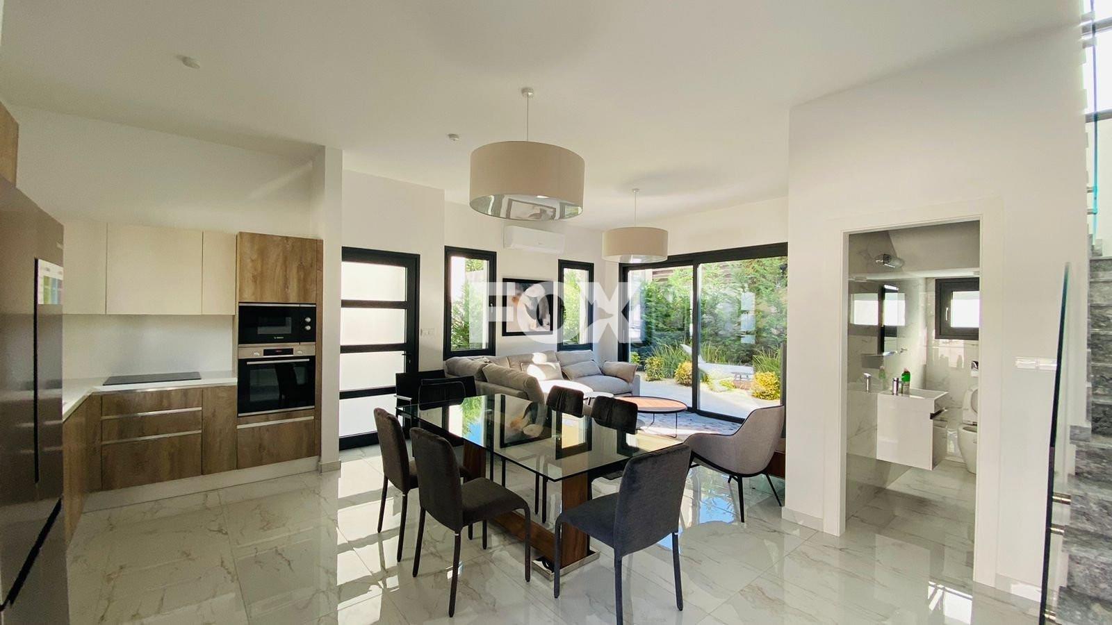 ? For Sale: Cozy Semi-Detached Townhouse in Tourist Area of