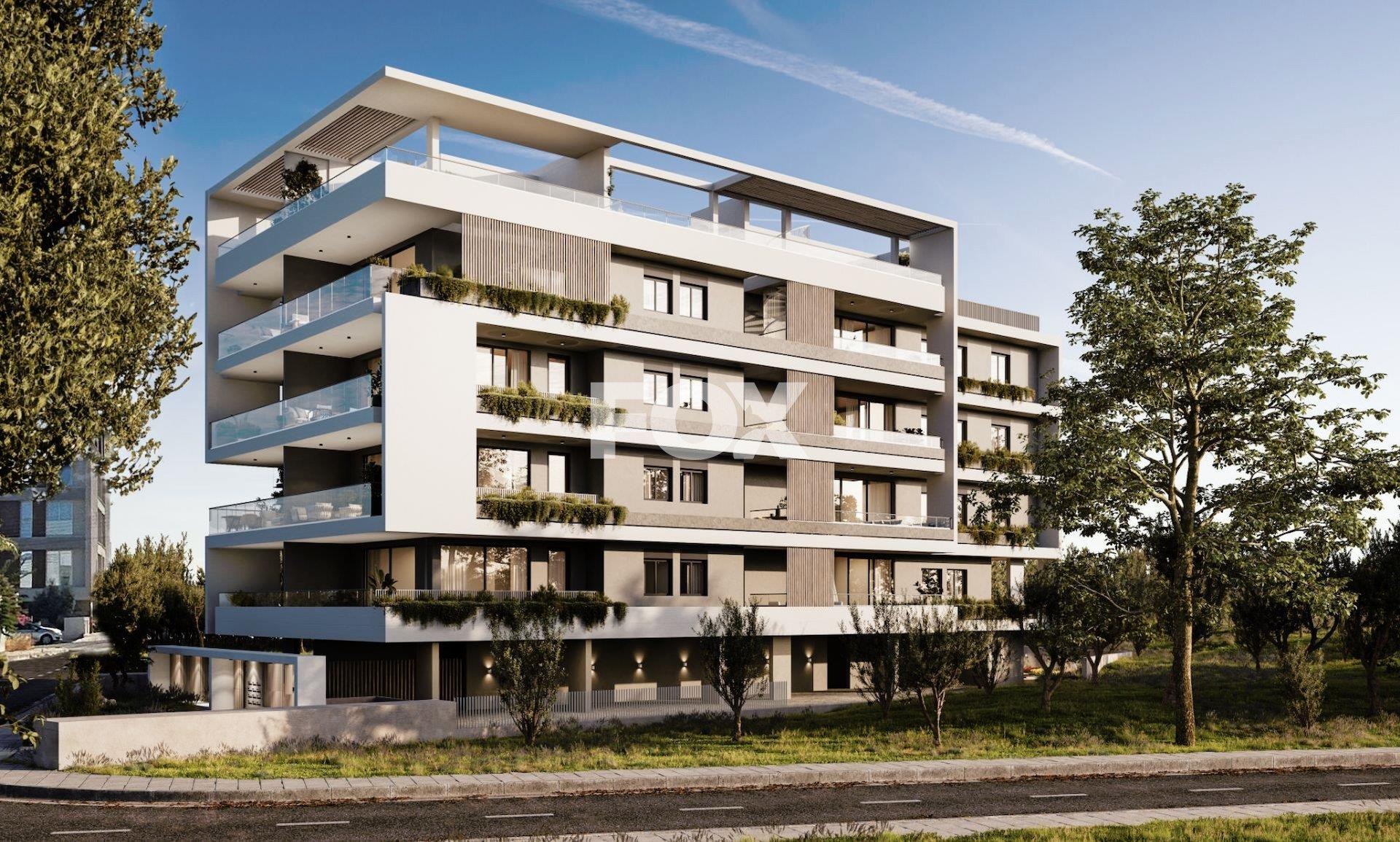 Top floor Two bedroom apartment with roof garden for sale in