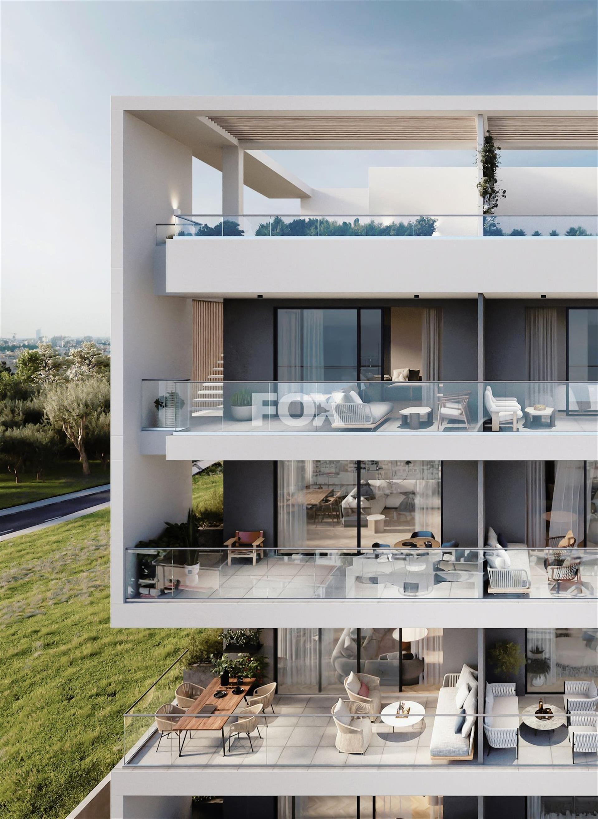 Top floor Two bedroom apartment with roof garden for sale in