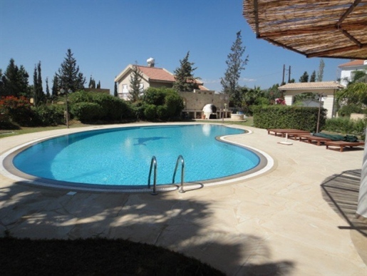 Maison de 7 chambres à vendre à Germasogeia Limassol Chypre