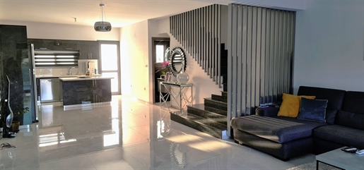 Three bedroom luxury villa in Chloraka , Paphos area