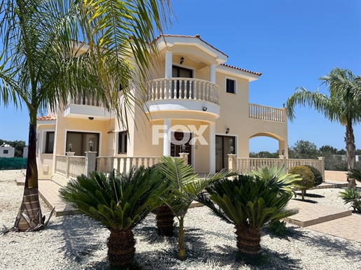 Elegant Four-Bedroom Villa on Large Plot in Lower Chloraka