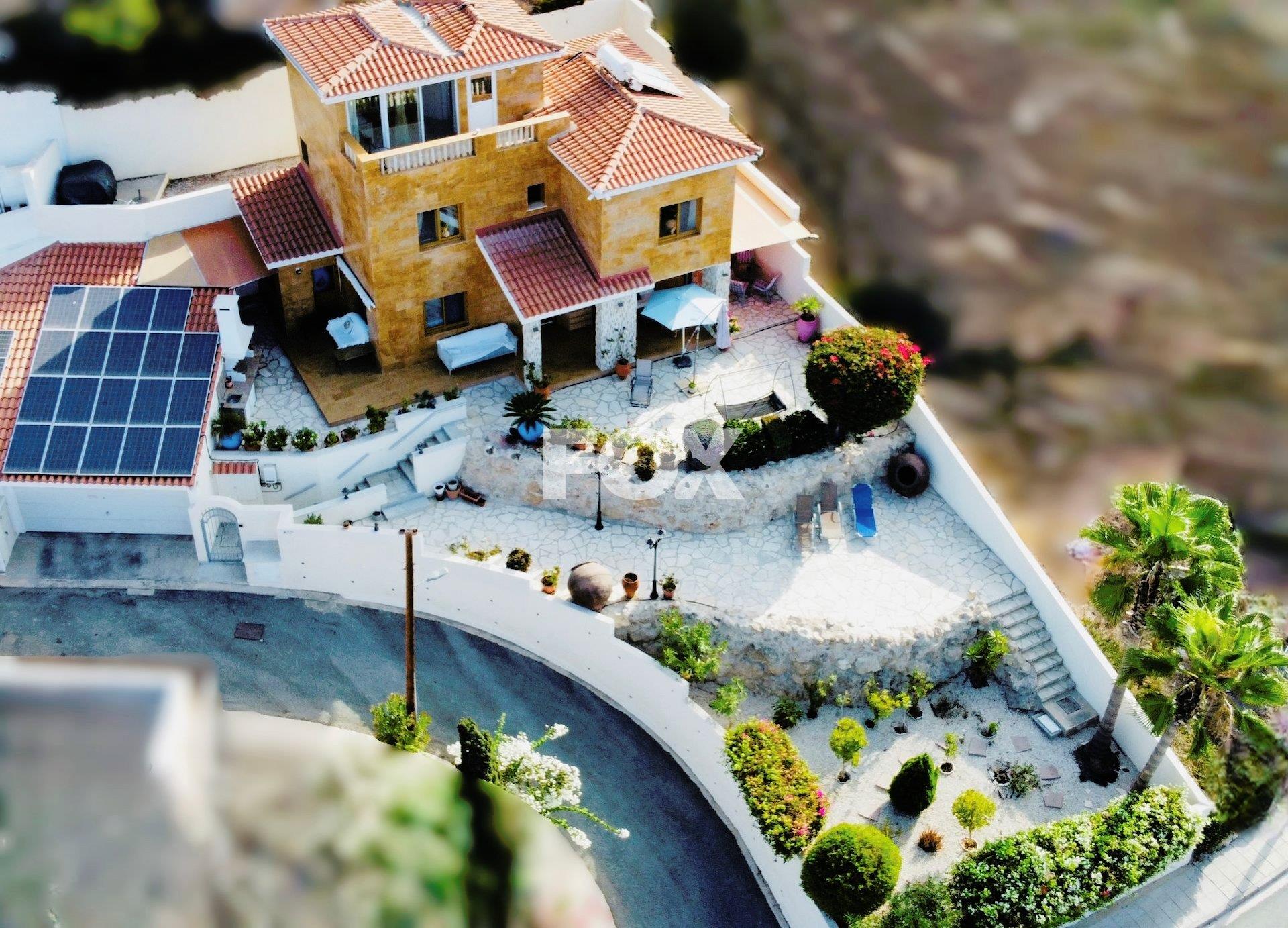 Four bedroom detached villa in Chloraka