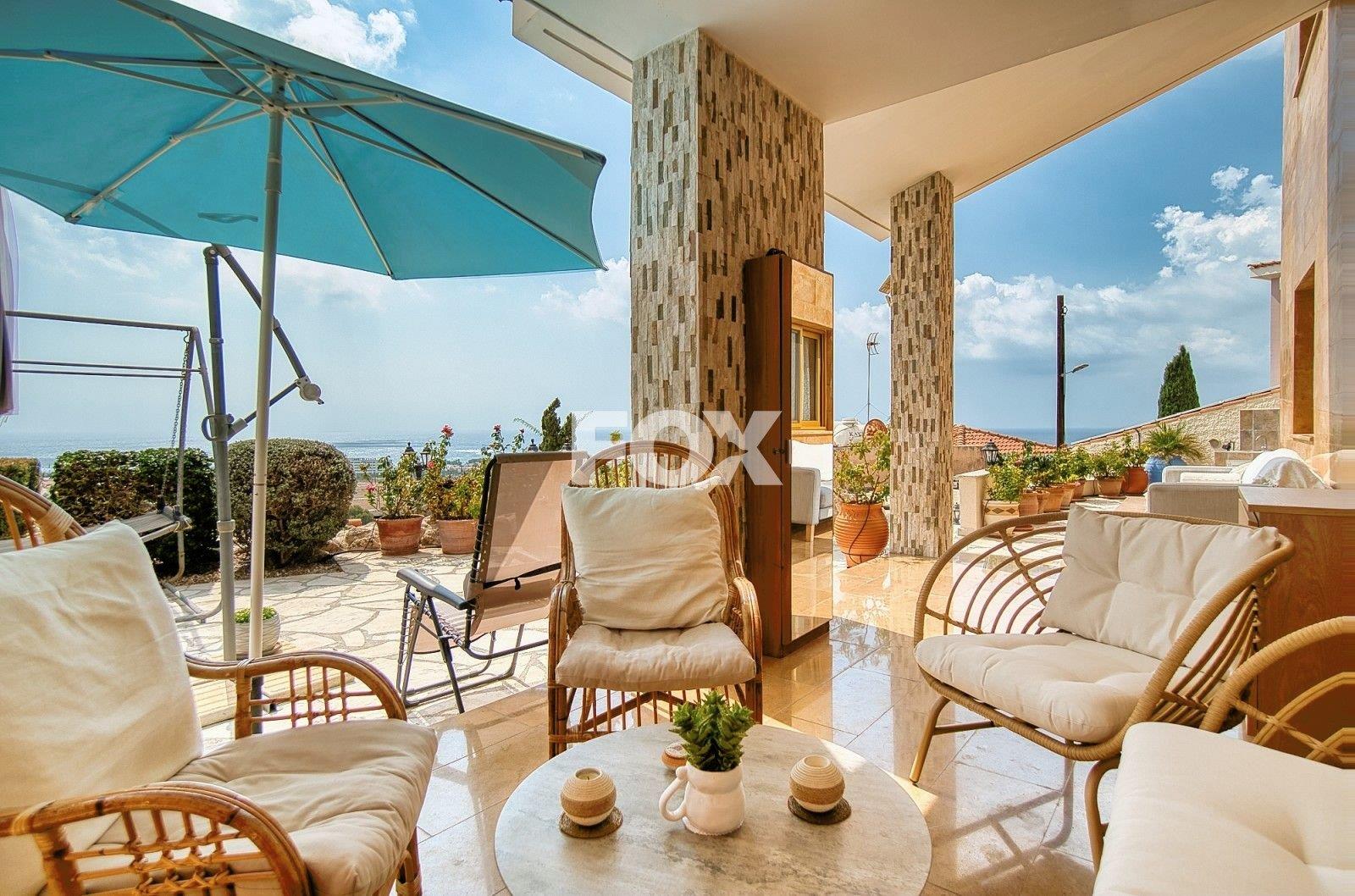 Four bedroom detached villa in Chloraka