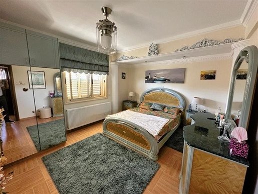 Four bedroom villa + office room in Kato Paphos