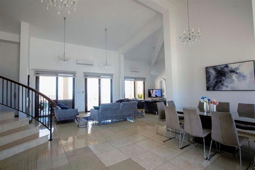 Luxury Oasis : votre villa de rêve à Paphos !