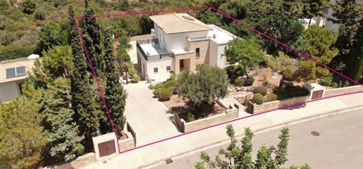 Four bedroom villa in Aphrodite Hills